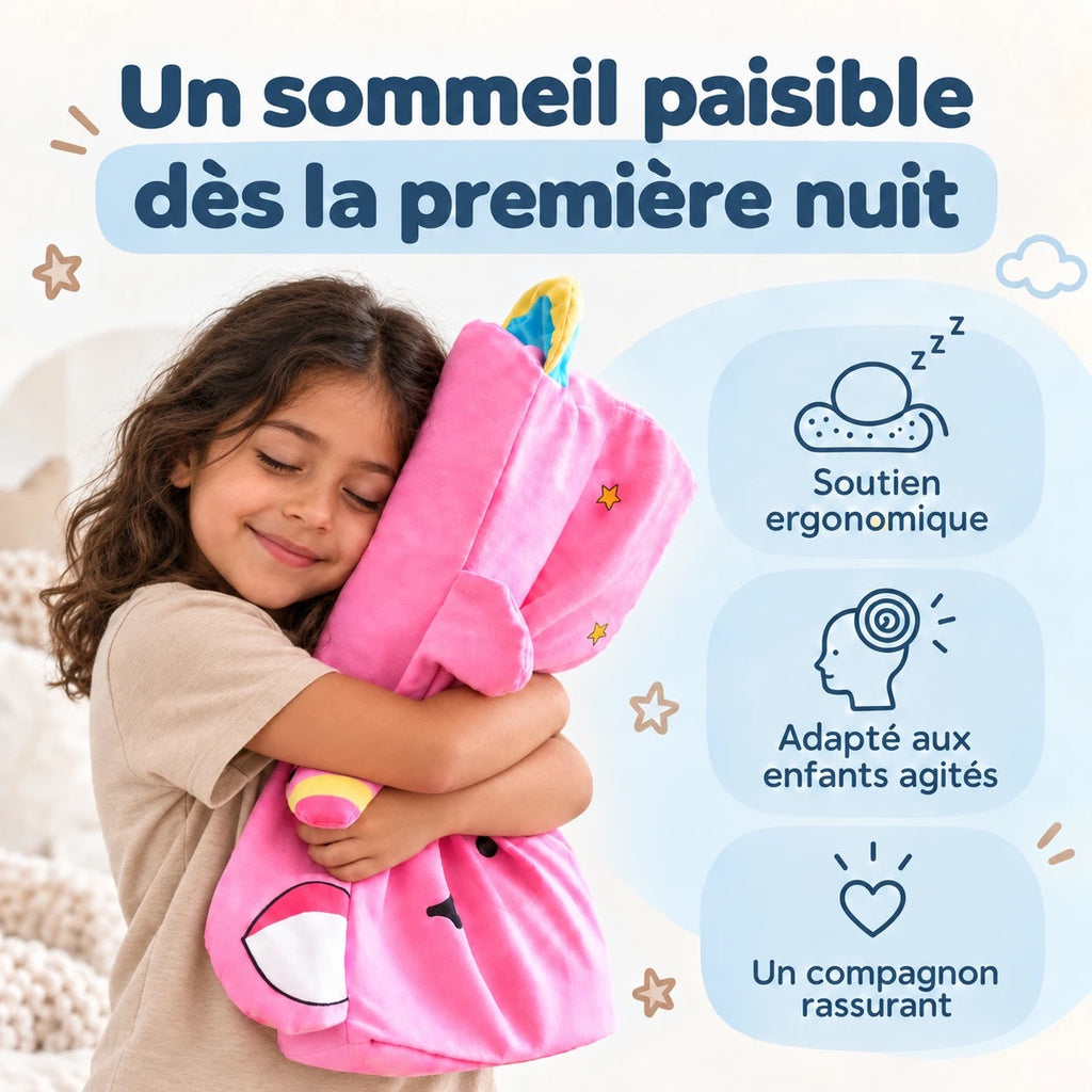 Une petite fille fait un câlin à son oreiller DREAMUNICORN